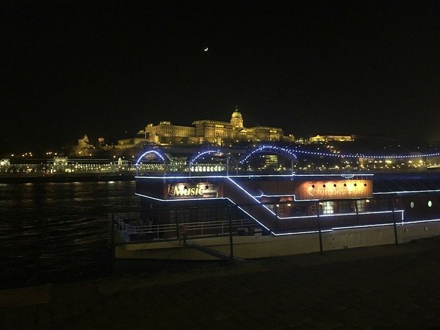 S__5021712夜遊藍色多瑙河，超級浪漫