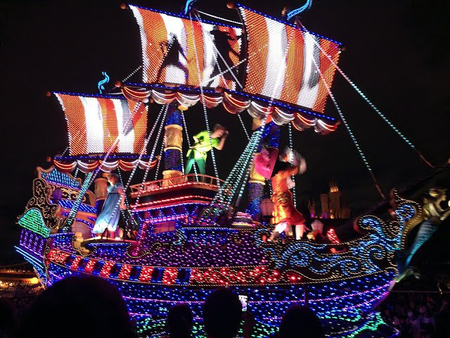 迪士尼夜間遊行