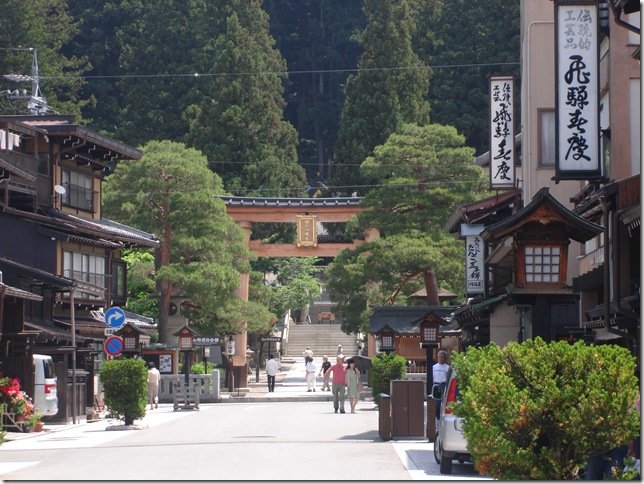 櫻山八幡宮的牌坊還比較好看