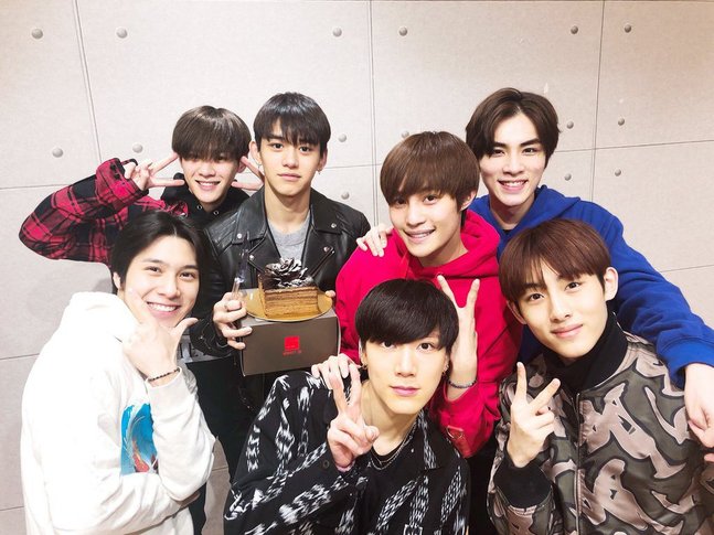 190125 WayV.jpg