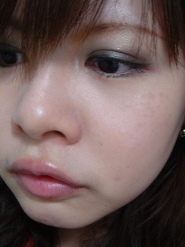Maybelline礦物粉底-9小時後.jpg
