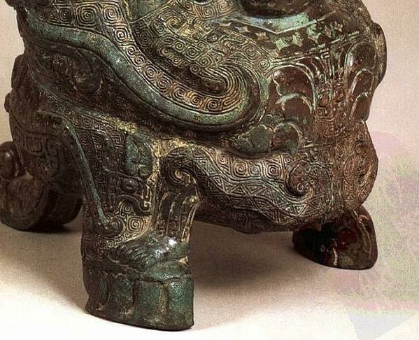 青銅卣/卣（音「友」）一種古代酒器，常見於商朝和西周時期，在