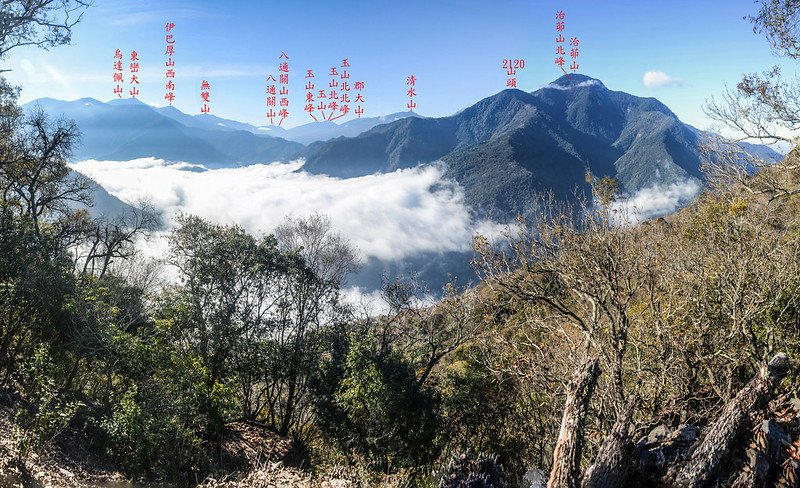 關門古道稜線(H1392 m)南望群山 1-1