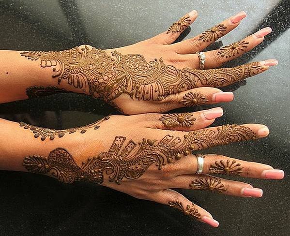 737px-Mehndi_02 (1)