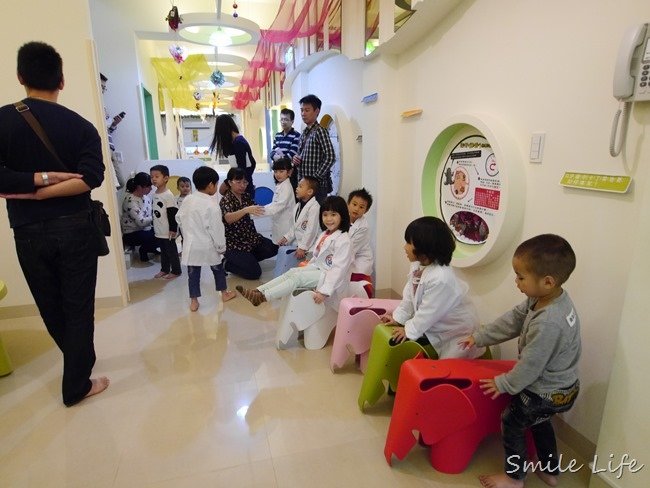 全台唯一兒童牙齒保健親子館「Okme醫遊館」超萌系小小實習生體驗式學習。宜蘭景點 親子景點 宜蘭牙醫體驗 親子diy