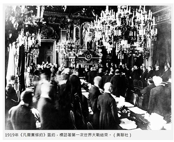 通膨/在1923年惡性通貨膨脹期間，德國馬克紙鈔的實際價值，