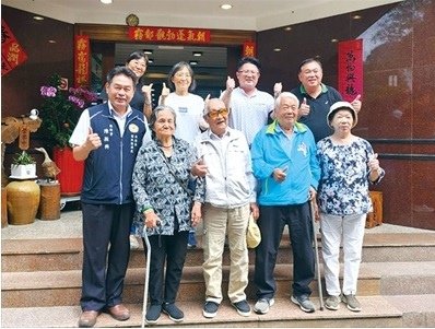 兩位老兵闊別66年喜相逢