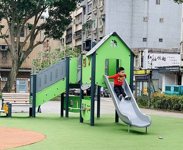 玩親子館 | 信義親子館+四四南村+台北市政府玩沙 信義區也
