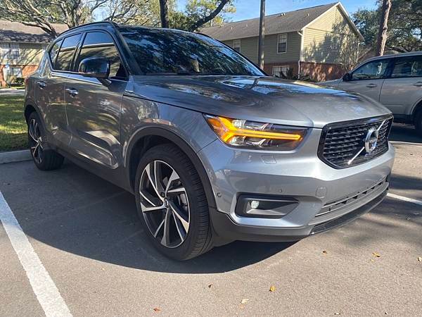 VOLVO XC40-右前