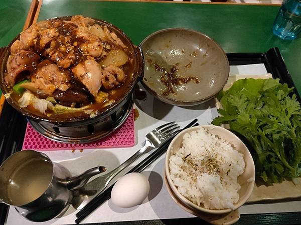 |宜蘭美食|音樂廚房之麥迪遜 在地老字號餐廳陶板雞肉