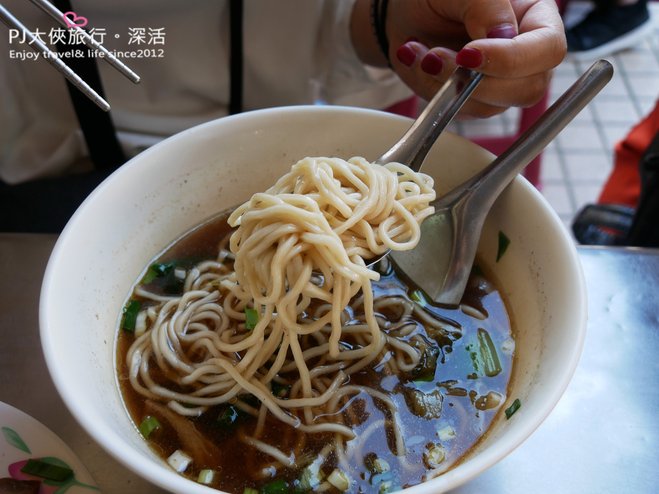 2021中興新村必吃美食小吃道地好吃推薦老胡牛肉麵麵館