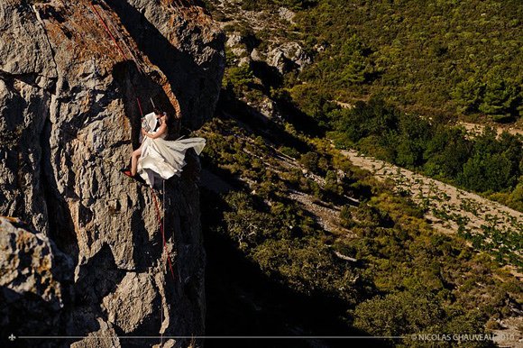 trash-the-dress-wedding-photography-posing-guide-08-14-1.jpg
