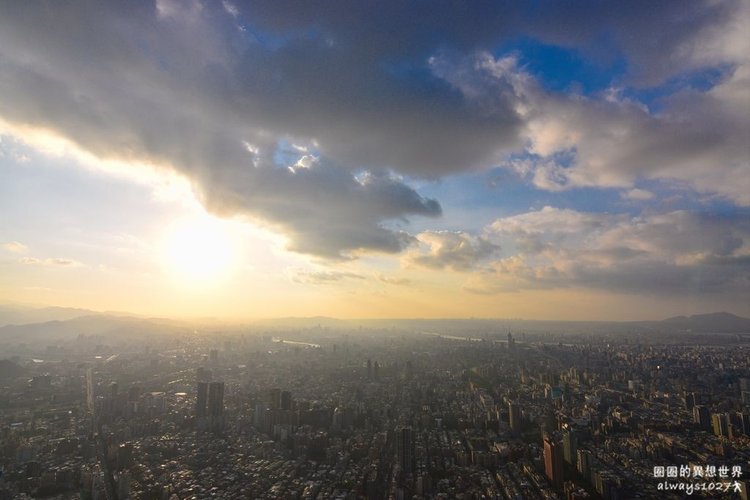 【台北101】踏上SKYLINE天際線，位在101樓的戶外觀