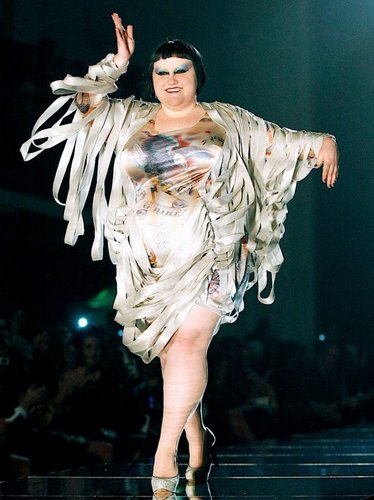 beth-ditto-jpgfashionshow-10022010-13-820x1252.jpg