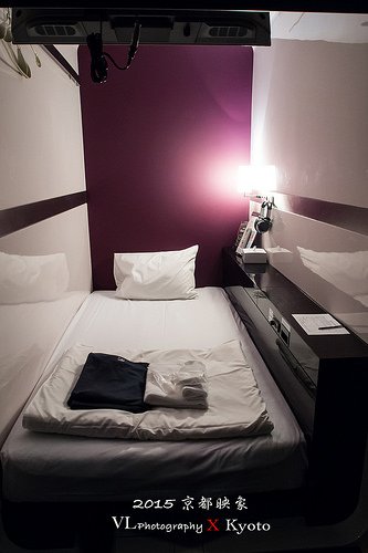 膠囊旅館