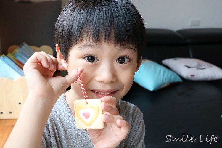 ▌食譜▌男生宿舍裡的少女心烘焙-幼幼班糖霜餅乾／自製收涎餅乾