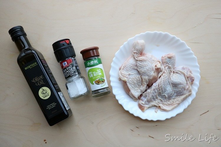 ▌食譜▌超唰嘴。新手媽媽也能煎出金黃香酥。又脆又多汁的「香煎恰恰雞腿排」