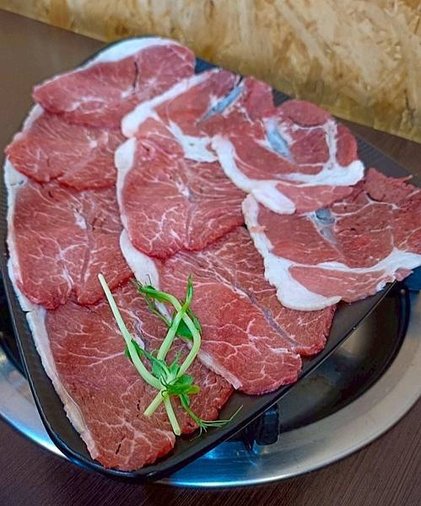 【覓湯】帶點宮崎駿味的療癒系鍋物空間｜必吃老闆親上菜的私房石