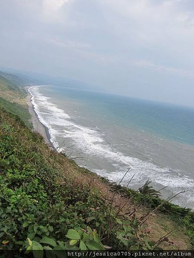迷人的海浪裙擺
