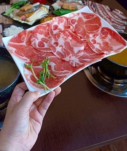 【覓湯】帶點宮崎駿味的療癒系鍋物空間｜必吃老闆親上菜的私房石