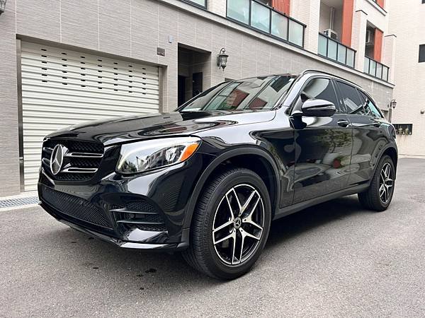 LINE_ALBUM_2017 GLC300 SUV 夜色_230510_28