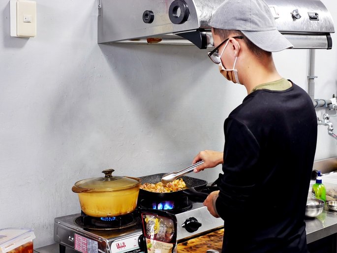 吾米韓味食堂-台中逢甲平價韓式料理，泡菜炒豬肉、春川炒雞套餐