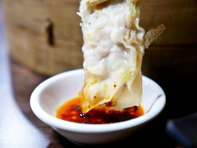 川老頭鍋貼與蒸餃-高雄六合夜市美食，不油膩的鍋貼皮Q又大顆，