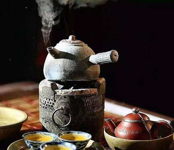 茶灶/廚行、茶行都以灶神為祖師爺和行業保護神。每逢灶君灶神誕
