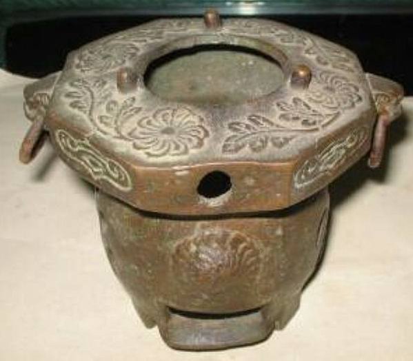 茶灶/廚行、茶行都以灶神為祖師爺和行業保護神。每逢灶君灶神誕