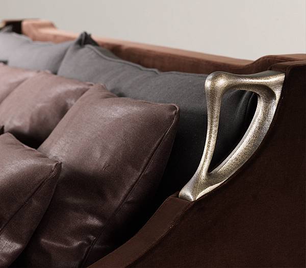 promemoria-albert-sofa-handle-d