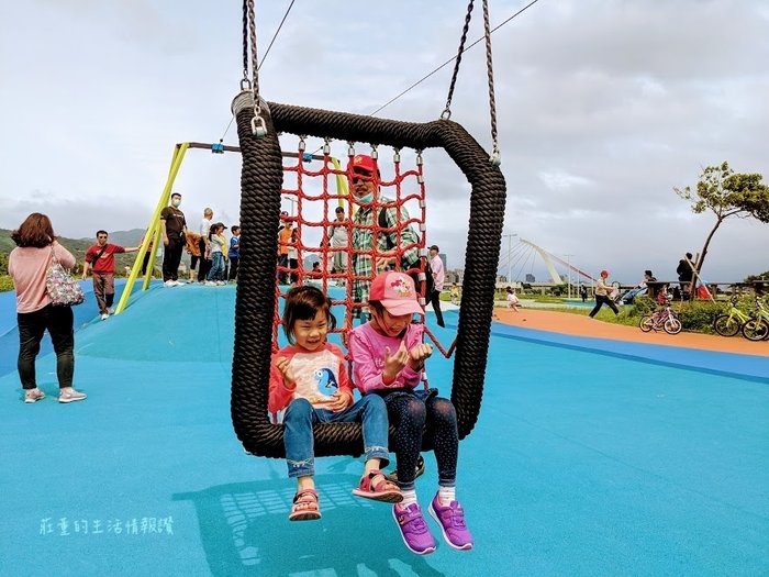 【大佳河濱公園】暢玩全台最大沙坑2023向日葵花海..共融式