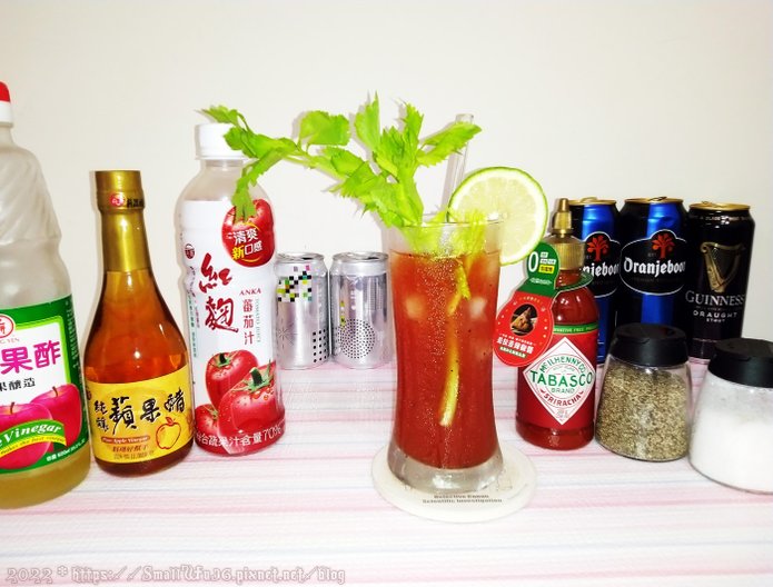 [調酒] 血腥瑪麗 Bloody Mary (伏特加 番茄汁 檸檬汁 Tabasco辣醬 黑胡椒 芹菜葉).jpg