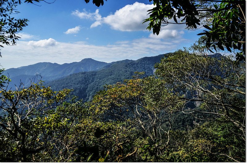 塔羅留山頂西南眺群山 3