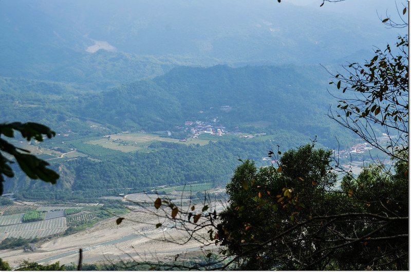 阿里關山山頂俯瞰楠梓仙溪、關山里