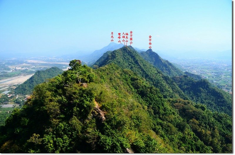 旗尾山東北眺旗尾~月光山稜 2