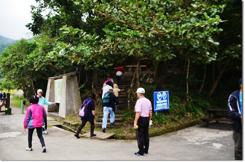 帽子山登山口