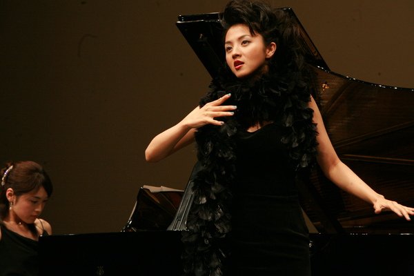滿島光在新片《超級女聲》中飾演心機女.JPG