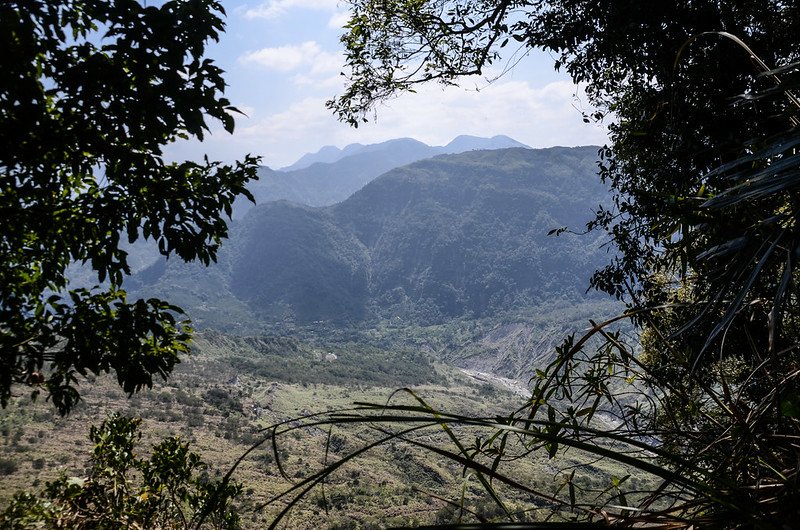 掘沓山山頂稜線東南望群山 (2)