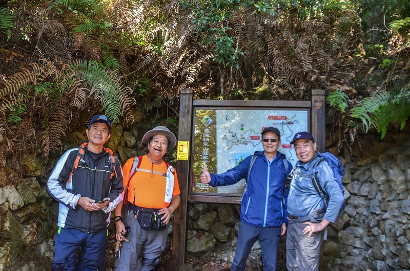 鳶嘴山步道登山口 (1)