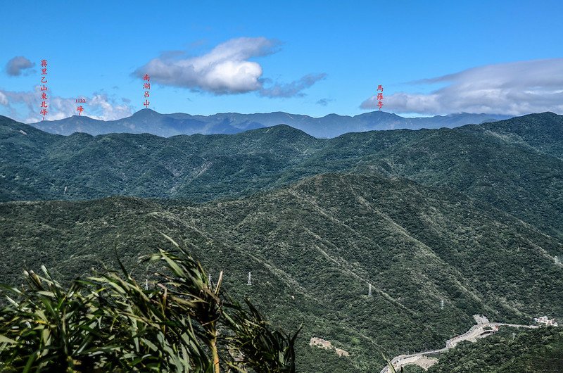 帽子山山頂涼亭西北望群山 (2)