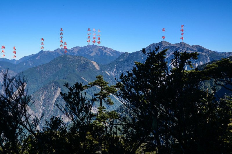 塔關山步道(H 2975 m)北望玉山群峰 (2)