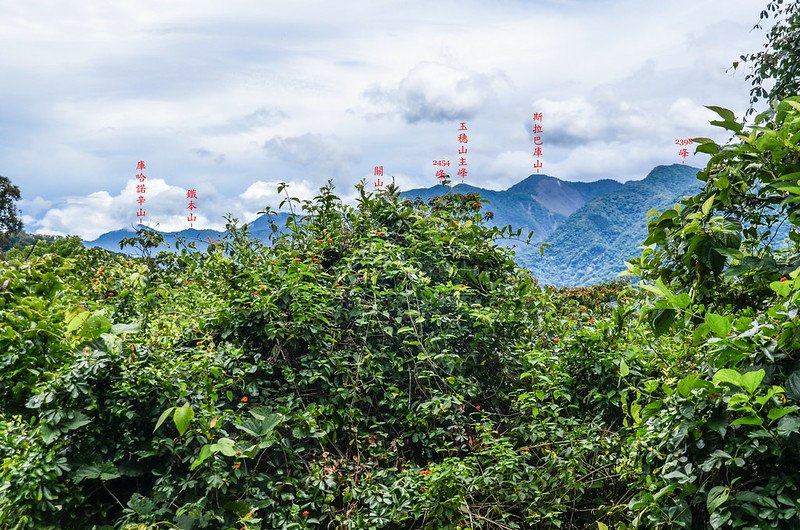 塔羅留山南峰東北望群山