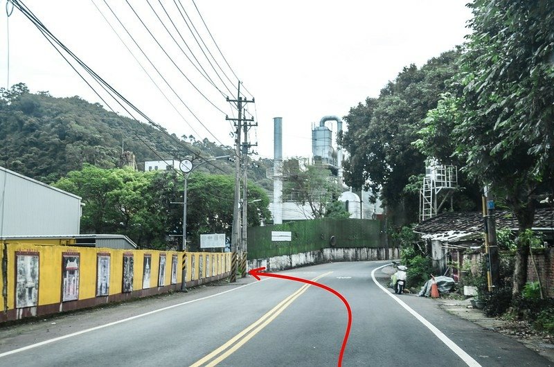 茄苳窩山行車竹26鄉道岔路