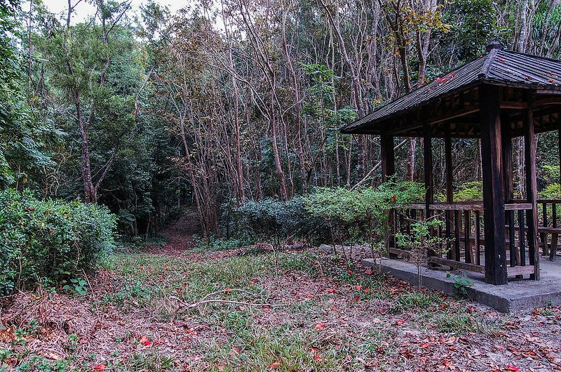 竹腳湖山西北峰登山口