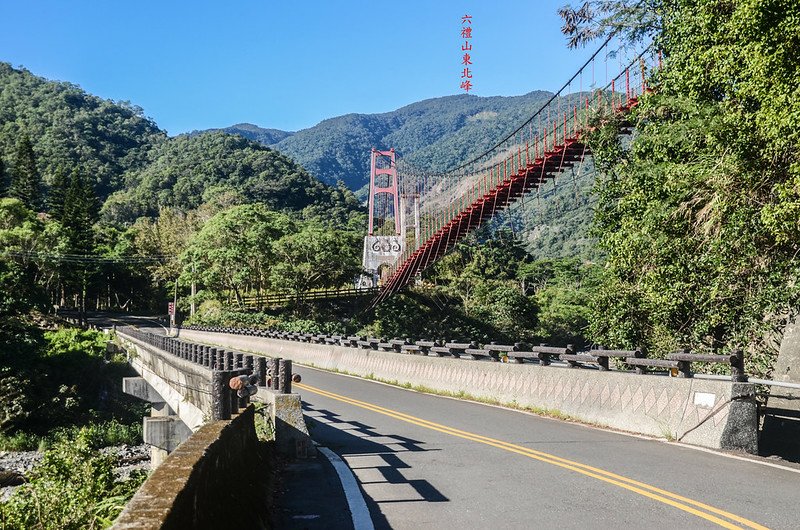 土坂新興橋頭西南望六禮山東北峰