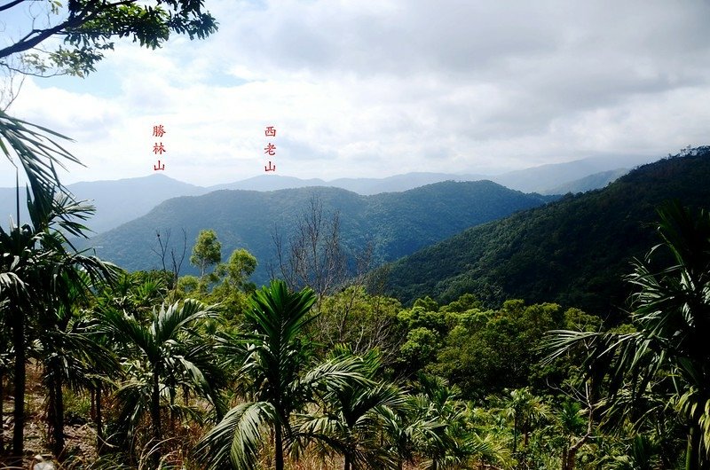 剎剎加倫山登山口南眺群山