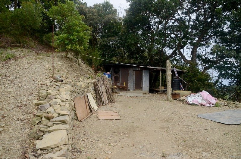 呀里叭山登山產道工寮