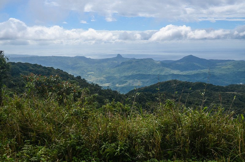 老佛山主峰南望大尖石山、門馬羅山、大山母山等