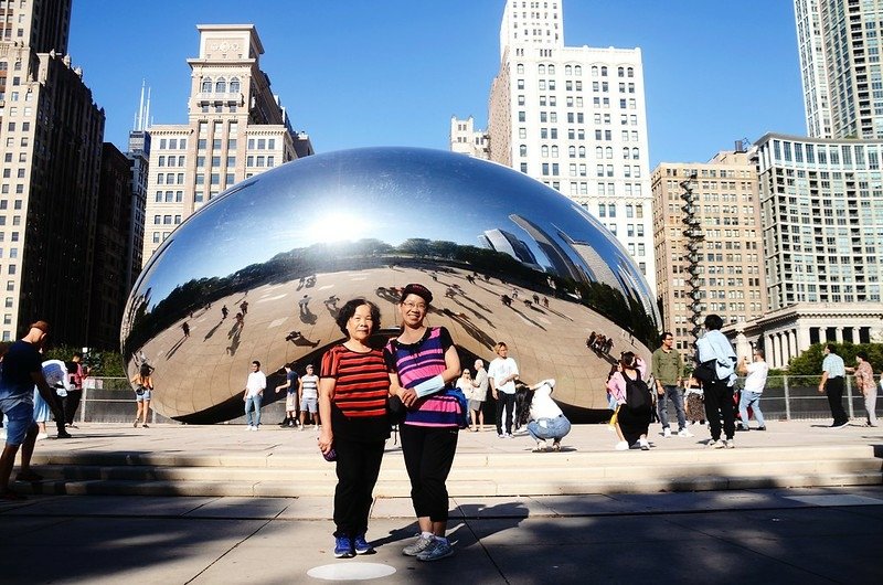 The Bean (Cloud Gate) in Chicago Millennium Park (1)