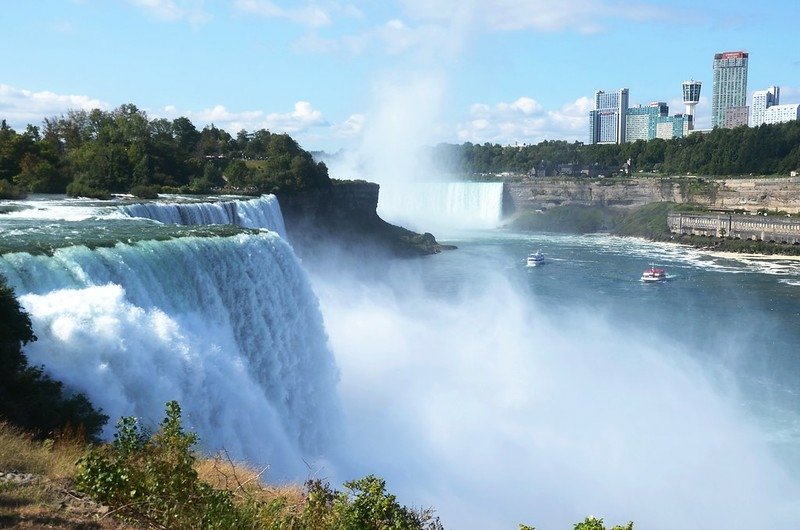 View to the southwest at the falls from Prospect Point Observation Point (18)